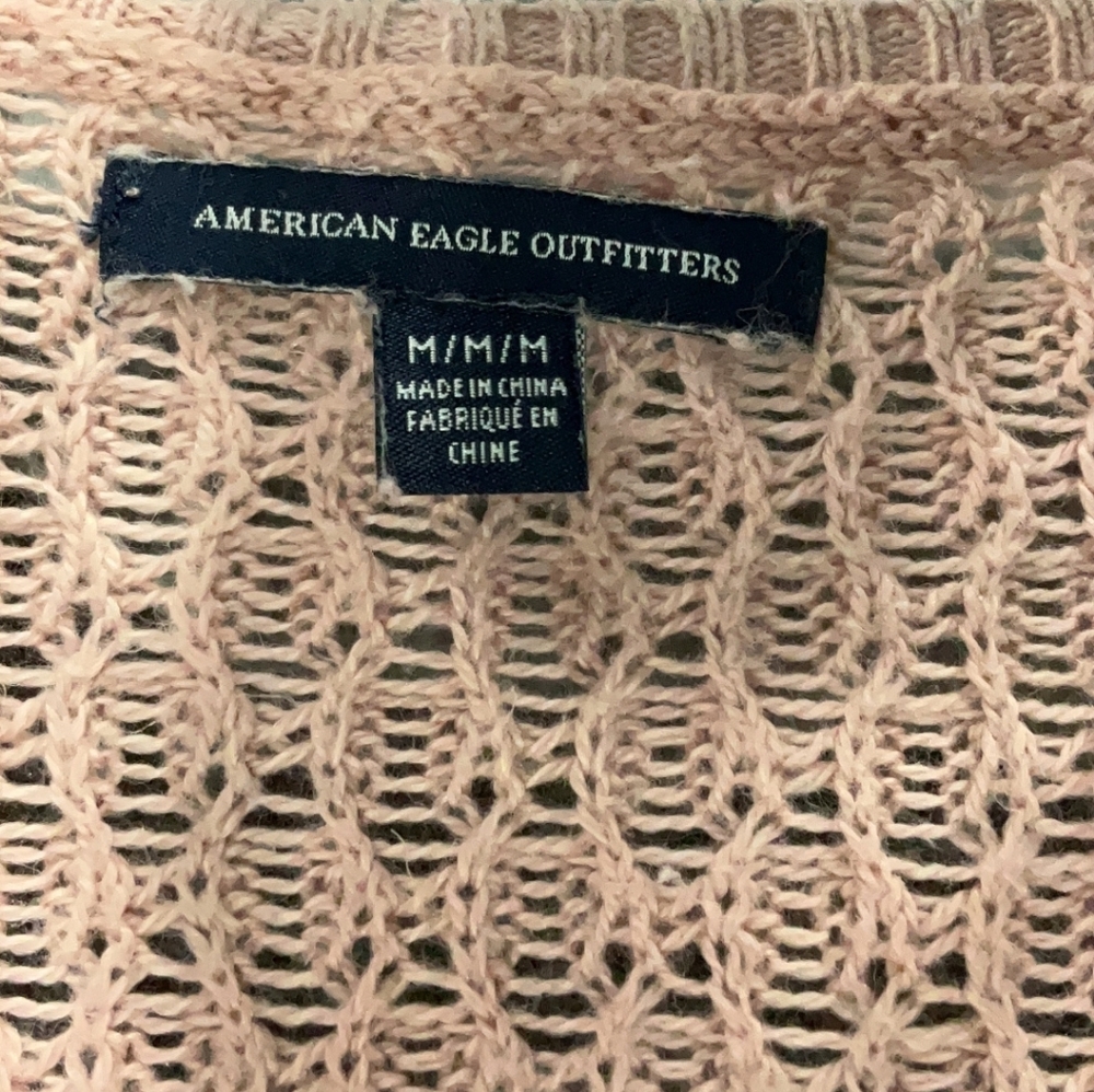 💥Sale💥American Eagle Outfitters Light Pink Crew Neck Sweater - Picture 3 of 3